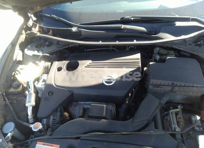 Photo 10 of 2015 Nissan Altima 2.5 S (VIN 1N4AL3AP0FN879526)