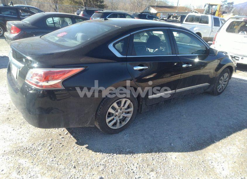 Photo 4 of 2015 Nissan Altima 2.5 S (VIN 1N4AL3AP0FN879526)