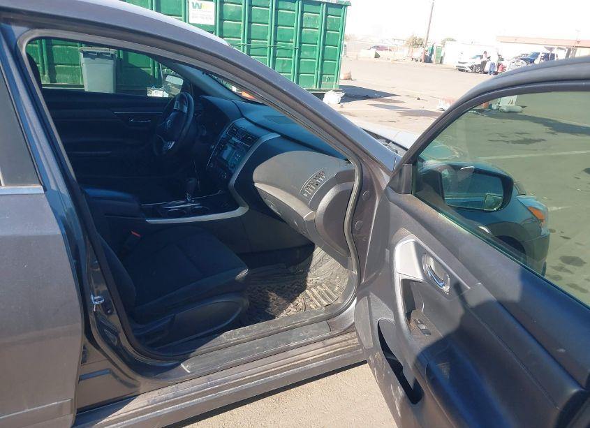 Photo 5 of 2015 Nissan Altima 2.5 S (VIN 1N4AL3AP0FN913755)