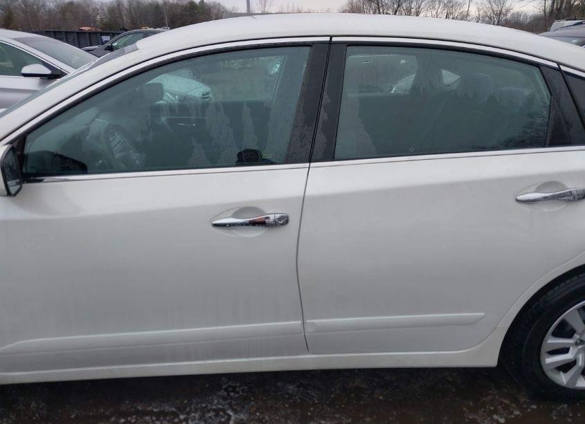 Photo 14 of 2015 Nissan Altima 2.5 S (VIN 1N4AL3AP0FN922066)