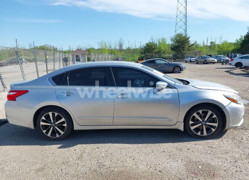 Photo 13 of 2016 Nissan Altima 2.5 SR (VIN 1N4AL3AP0GC113678)