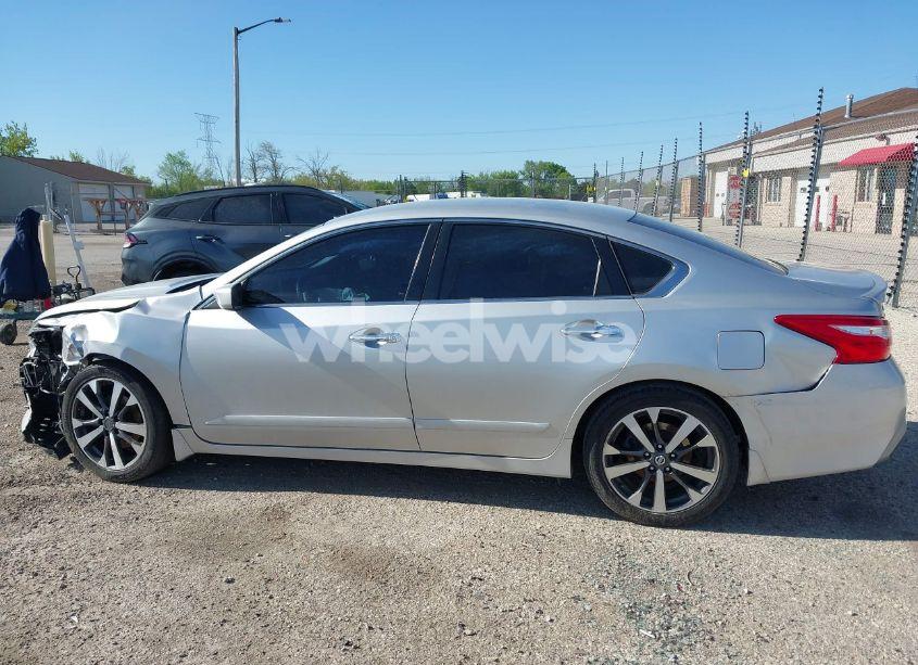 Photo 14 of 2016 Nissan Altima 2.5 SR (VIN 1N4AL3AP0GC113678)