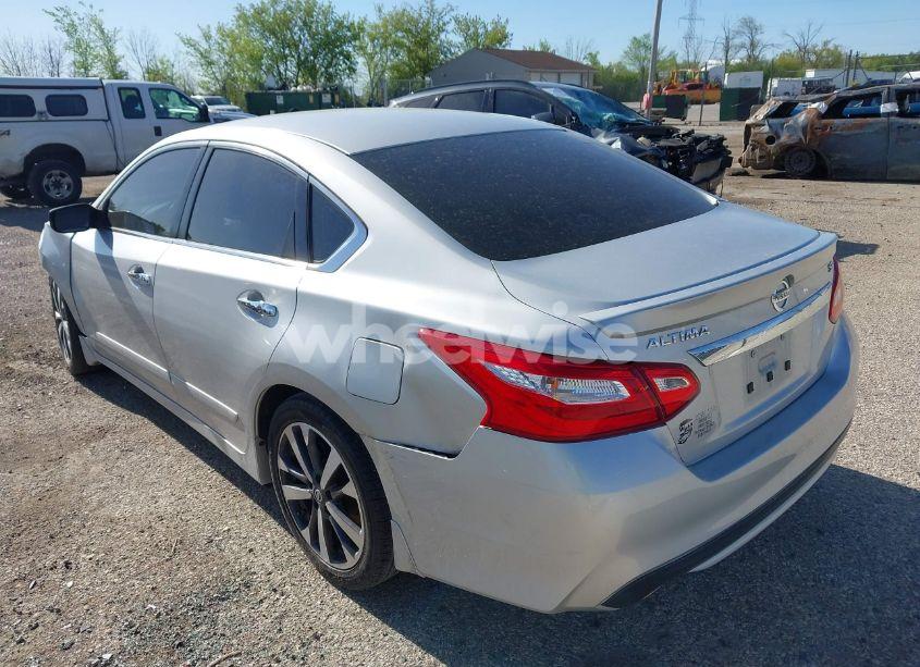 Photo 3 of 2016 Nissan Altima 2.5 SR (VIN 1N4AL3AP0GC113678)