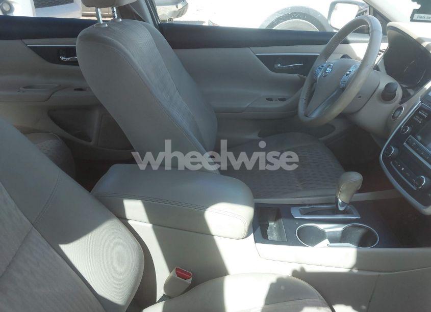 Photo 5 of 2016 Nissan Altima 2.5 SV (VIN 1N4AL3AP0GC137897)