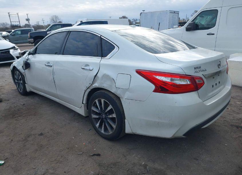 Photo 3 of 2016 Nissan Altima 2.5 SV (VIN 1N4AL3AP0GC146468)