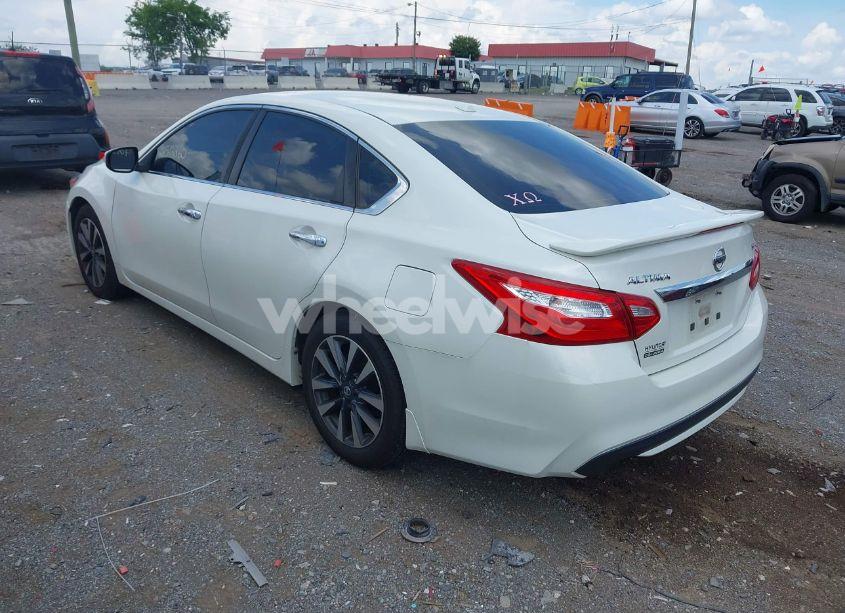 Photo 3 of 2016 Nissan Altima 2.5 SL (VIN 1N4AL3AP0GC150567)