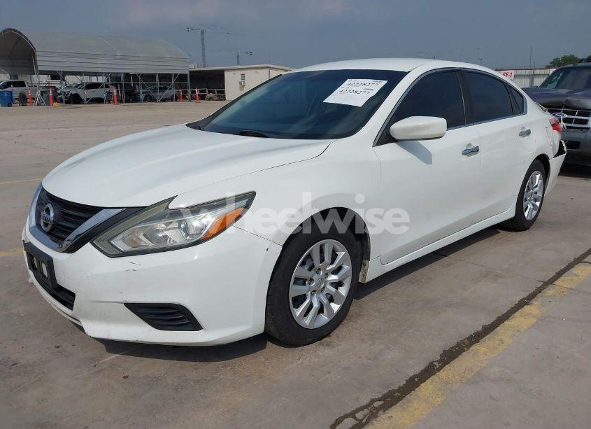 Photo 2 of 2016 Nissan Altima 2.5/2.5 S/2.5 SL/2.5 SR/2.5 SV (VIN 1N4AL3AP0GC153288)