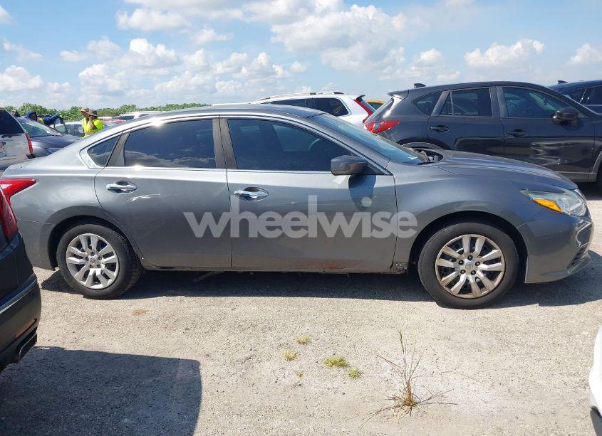 Photo 13 of 2016 Nissan Altima 2.5/2.5 S/2.5 SL/2.5 SR/2.5 SV (VIN 1N4AL3AP0GC155610)