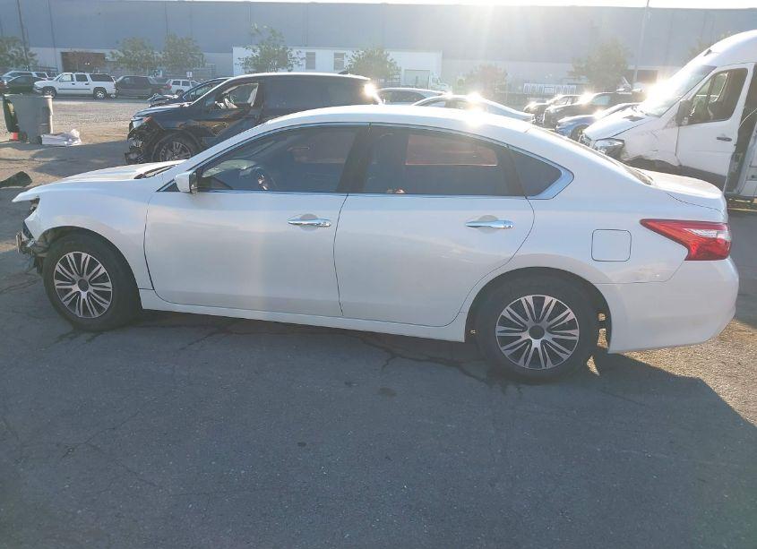 Photo 14 of 2016 Nissan Altima 2.5/2.5 S/2.5 SL/2.5 SR/2.5 SV (VIN 1N4AL3AP0GC157972)
