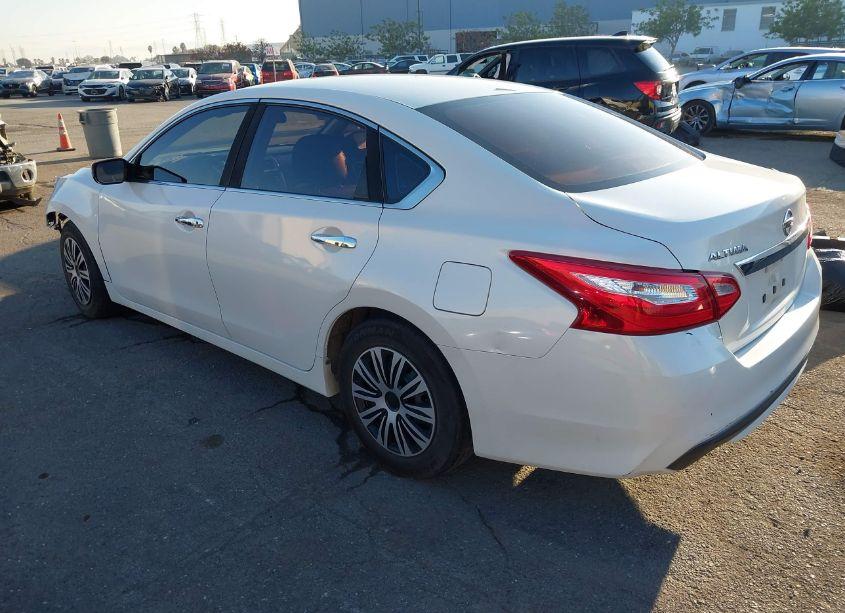 Photo 3 of 2016 Nissan Altima 2.5/2.5 S/2.5 SL/2.5 SR/2.5 SV (VIN 1N4AL3AP0GC157972)