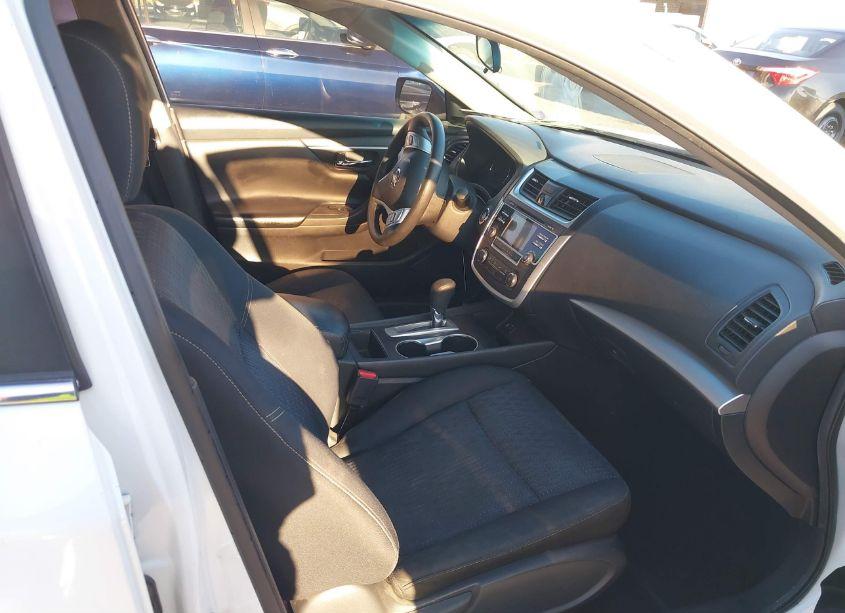 Photo 5 of 2016 Nissan Altima 2.5/2.5 S/2.5 SL/2.5 SR/2.5 SV (VIN 1N4AL3AP0GC157972)