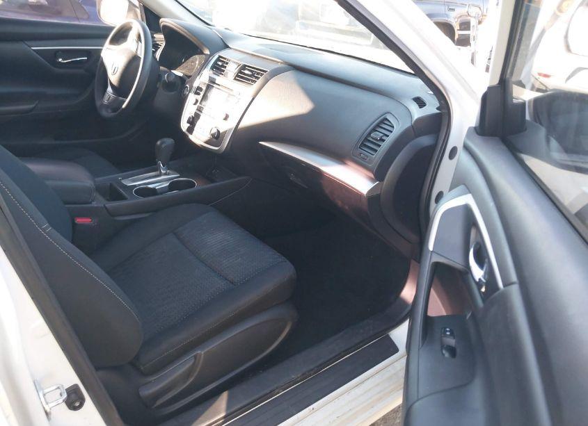 Photo 5 of 2016 Nissan Altima (VIN 1N4AL3AP0GC165473)