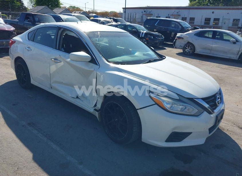 2016 Nissan Altima 2.5 S (VIN 1N4AL3AP0GC187327) main photo
