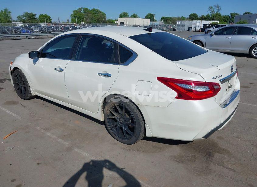 Photo 3 of 2016 Nissan Altima 2.5 S (VIN 1N4AL3AP0GC187327)