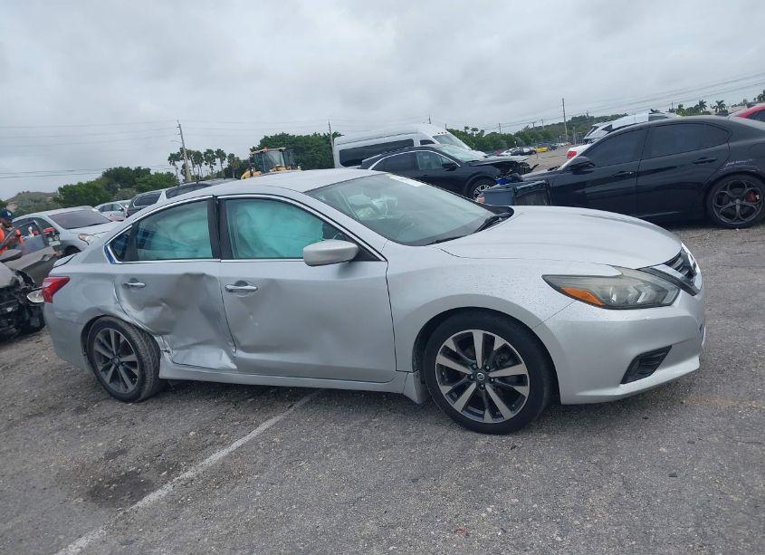 Photo 12 of 2016 Nissan Altima 2.5 SR (VIN 1N4AL3AP0GC221380)