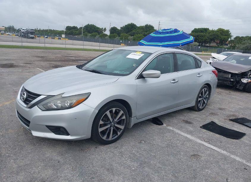 Photo 2 of 2016 Nissan Altima 2.5 SR (VIN 1N4AL3AP0GC221380)