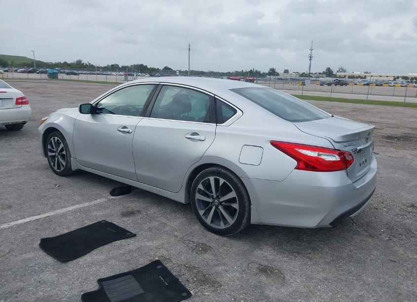 Photo 3 of 2016 Nissan Altima 2.5 SR (VIN 1N4AL3AP0GC221380)