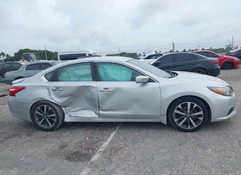 Photo 6 of 2016 Nissan Altima 2.5 SR (VIN 1N4AL3AP0GC221380)
