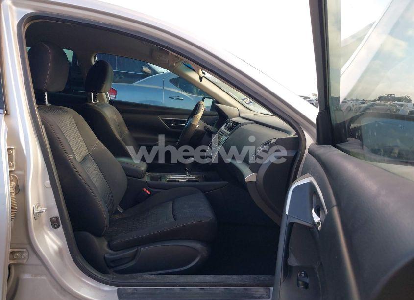 Photo 5 of 2016 Nissan Altima 2.5/2.5 S/2.5 SL/2.5 SR/2.5 SV (VIN 1N4AL3AP0GC234694)