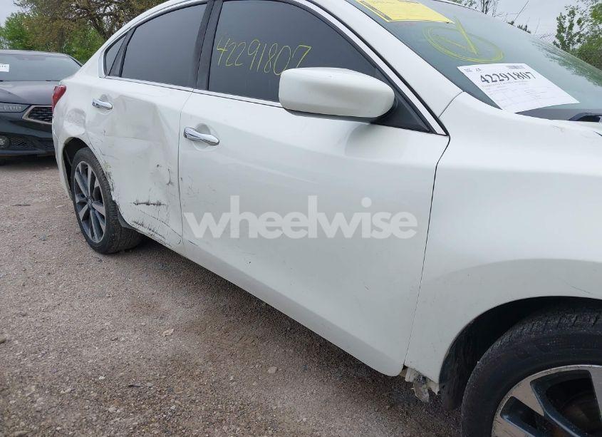 Photo 13 of 2016 Nissan Altima 2.5 SR (VIN 1N4AL3AP0GC262074)