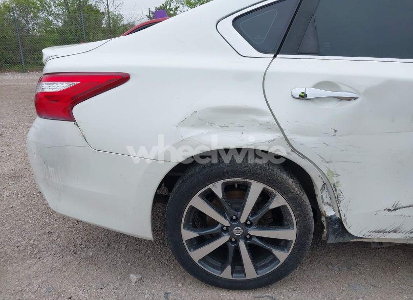 Photo 14 of 2016 Nissan Altima 2.5 SR (VIN 1N4AL3AP0GC262074)