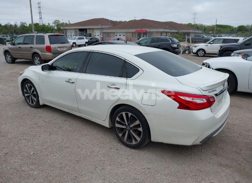 Photo 3 of 2016 Nissan Altima 2.5 SR (VIN 1N4AL3AP0GC262074)