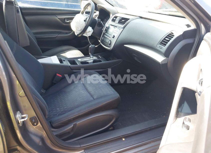 Photo 5 of 2016 Nissan Altima 2.5/2.5 S/2.5 SL/2.5 SR/2.5 SV (VIN 1N4AL3AP0GN326702)