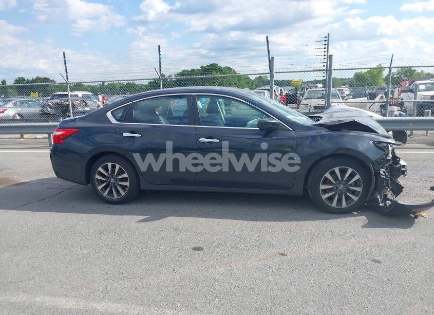 Photo 13 of 2017 Nissan Altima 2.5/2.5 S/2.5 SL/2.5 SR/2.5 SV (VIN 1N4AL3AP0HC112371)