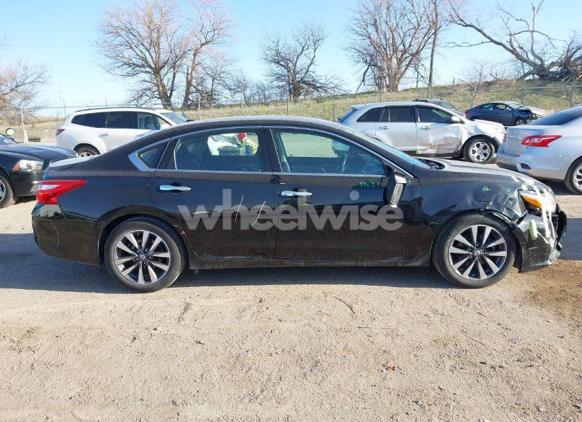 Photo 14 of 2017 Nissan Altima 2.5/2.5 S/2.5 SL/2.5 SR/2.5 SV (VIN 1N4AL3AP0HC113830)
