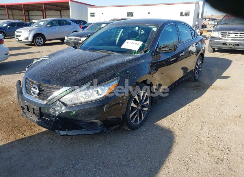 Photo 2 of 2017 Nissan Altima 2.5/2.5 S/2.5 SL/2.5 SR/2.5 SV (VIN 1N4AL3AP0HC113830)