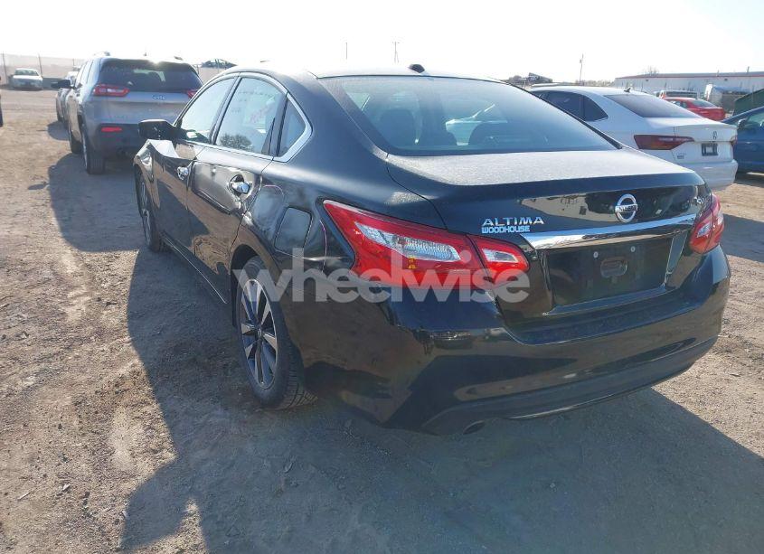 Photo 3 of 2017 Nissan Altima 2.5/2.5 S/2.5 SL/2.5 SR/2.5 SV (VIN 1N4AL3AP0HC113830)