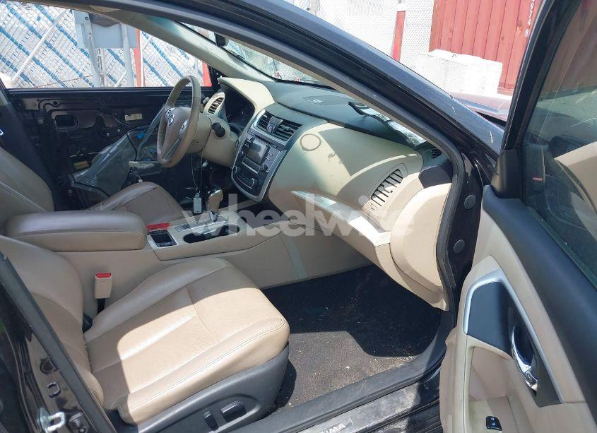 Photo 5 of 2017 Nissan Altima 2.5 SL (VIN 1N4AL3AP0HC121152)