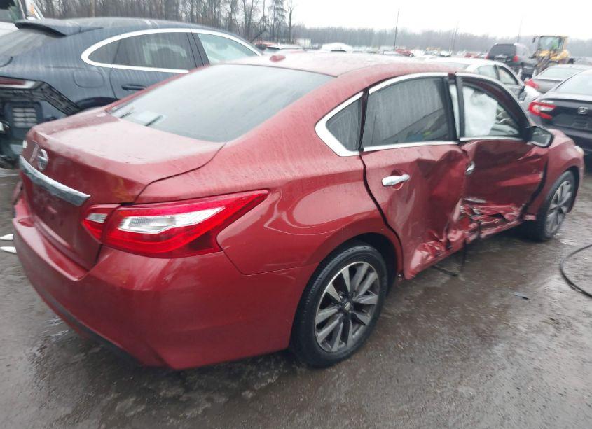 Photo 4 of 2017 Nissan Altima 2.5/2.5 S/2.5 SL/2.5 SR/2.5 SV (VIN 1N4AL3AP0HC123581)