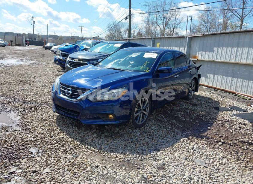 Photo 2 of 2017 Nissan Altima 2.5 SR (VIN 1N4AL3AP0HC130904)