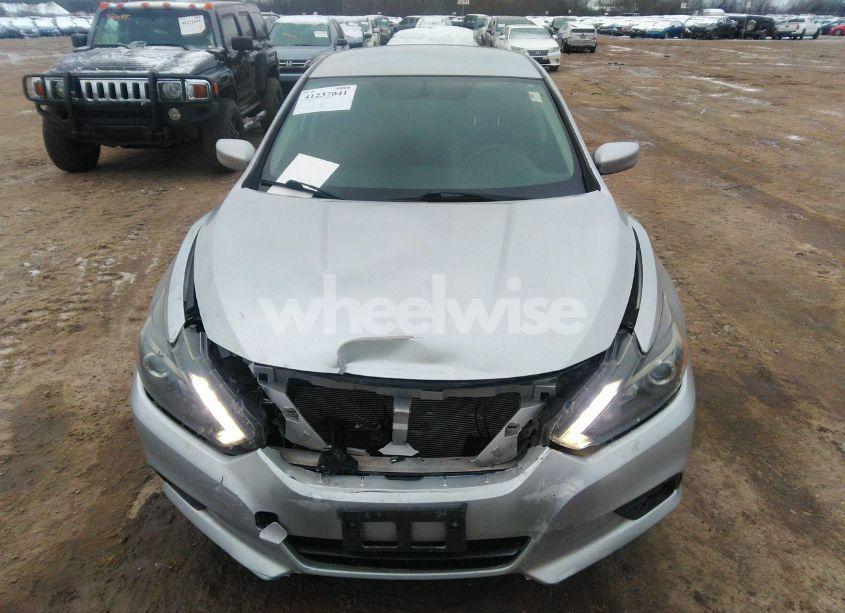Photo 12 of 2017 Nissan Altima 2.5 SR (VIN 1N4AL3AP0HC135844)