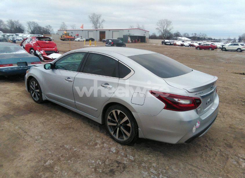 Photo 3 of 2017 Nissan Altima 2.5 SR (VIN 1N4AL3AP0HC135844)