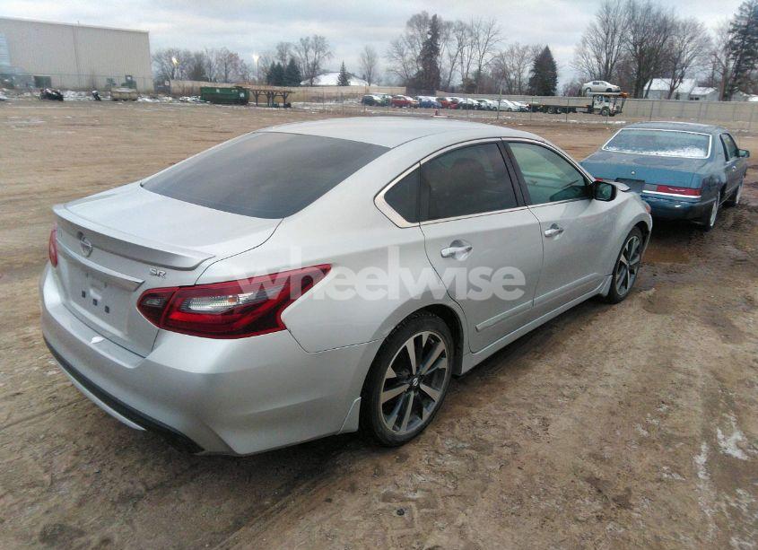 Photo 4 of 2017 Nissan Altima 2.5 SR (VIN 1N4AL3AP0HC135844)