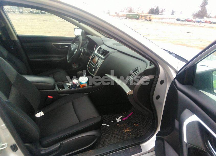 Photo 5 of 2017 Nissan Altima 2.5 SR (VIN 1N4AL3AP0HC135844)