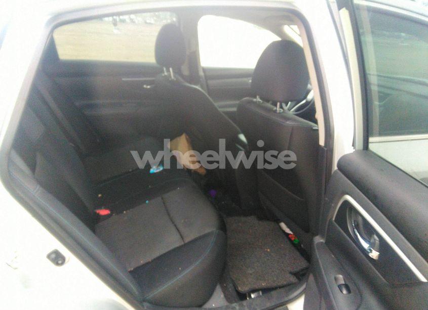 Photo 8 of 2017 Nissan Altima 2.5 SR (VIN 1N4AL3AP0HC135844)