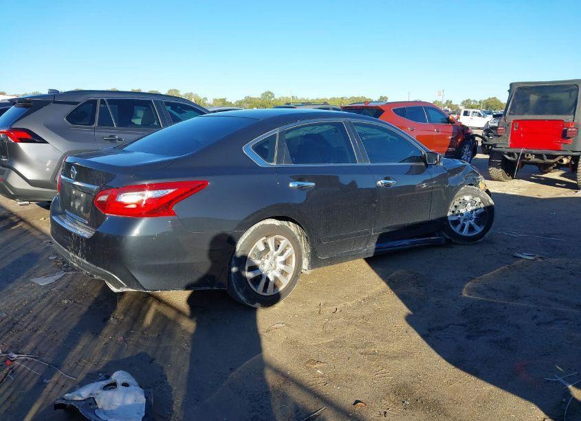 Photo 4 of 2017 Nissan Altima 2.5 S (VIN 1N4AL3AP0HC157844)