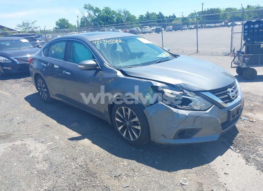 2017 Nissan Altima 2.5 SV (VIN 1N4AL3AP0HC158475) main photo