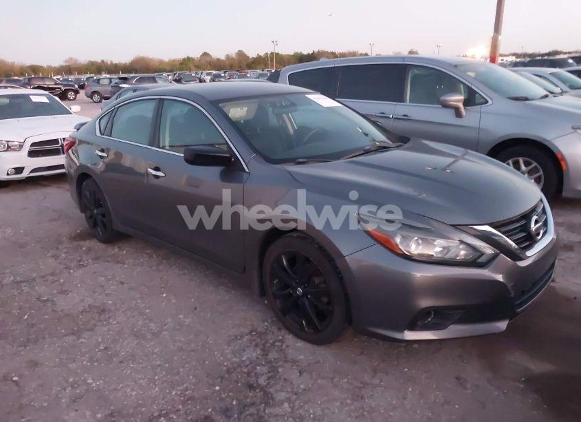 2017 Nissan Altima 2.5 SR (VIN 1N4AL3AP0HC179603) main photo