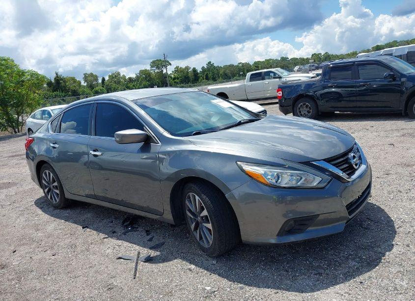 2017 Nissan Altima 2.5 SV (VIN 1N4AL3AP0HC185367) main photo