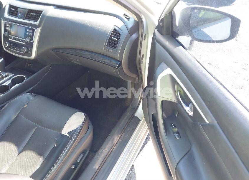 Photo 5 of 2017 Nissan Altima 2.5 SL (VIN 1N4AL3AP0HC188107)