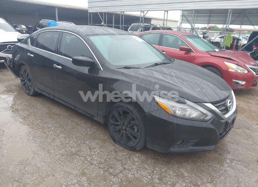 2017 Nissan Altima 2.5 SR (VIN 1N4AL3AP0HC188558) main photo