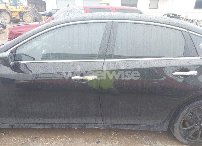 Photo 14 of 2017 Nissan Altima 2.5 SR (VIN 1N4AL3AP0HC188558)