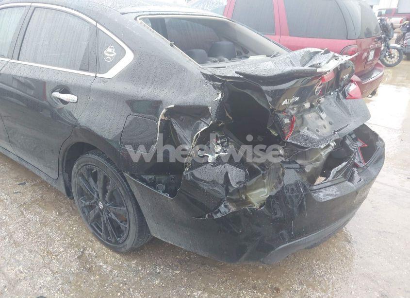 Photo 6 of 2017 Nissan Altima 2.5 SR (VIN 1N4AL3AP0HC188558)