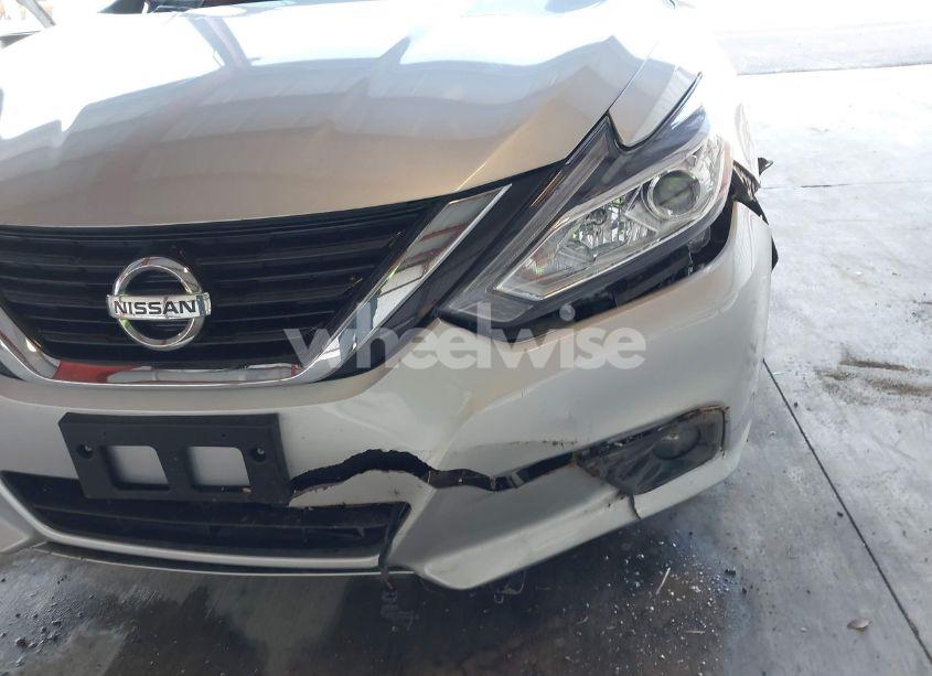 Photo 17 of 2017 Nissan Altima 2.5/2.5 S/2.5 SL/2.5 SR/2.5 SV (VIN 1N4AL3AP0HC211904)