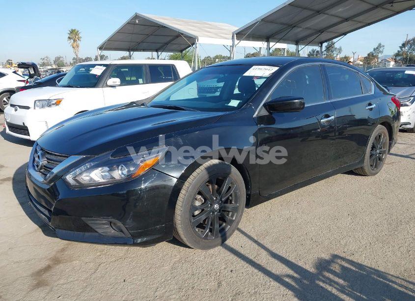 Photo 2 of 2017 Nissan Altima 2.5 SR (VIN 1N4AL3AP0HC218528)