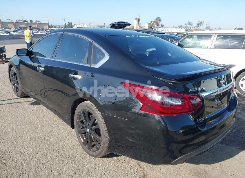 Photo 3 of 2017 Nissan Altima 2.5 SR (VIN 1N4AL3AP0HC218528)